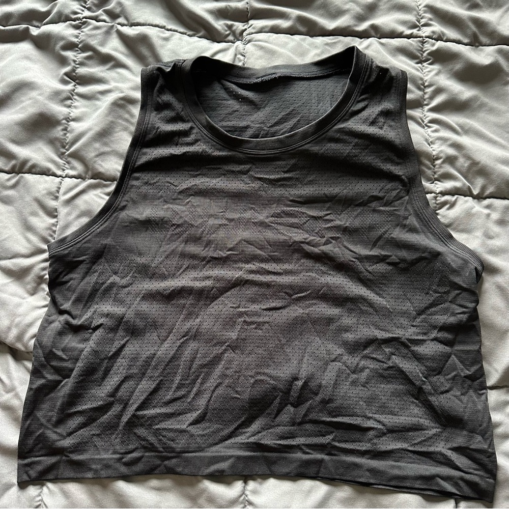 Lululemon breeze by muscle cropped tank